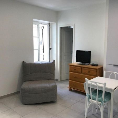 סן-ז'אן-דה-לוז Studio Renove En Centre-Ville, Ideal Pour Des Vacances A Pied, Calme Et Confort, Classe 2 Etoiles. - Fr-1-4-512 מראה חיצוני תמונה